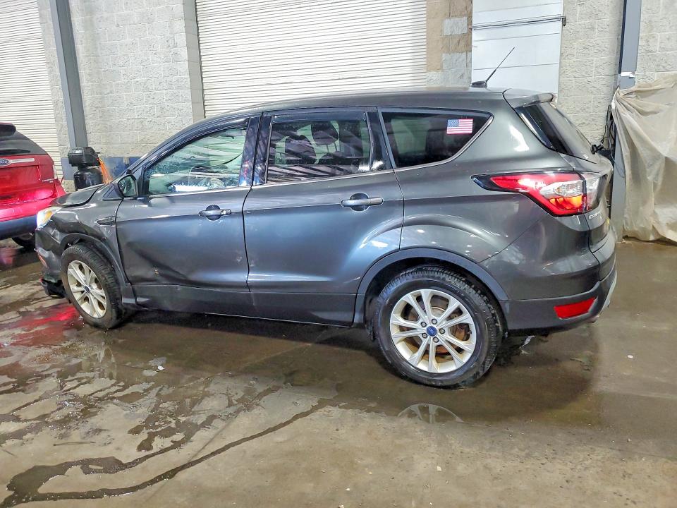 60925216 :رقم المزاد ، 1FMCU0GD9HUA94275 vin ، 2017 Ford Escape مزاد بيع