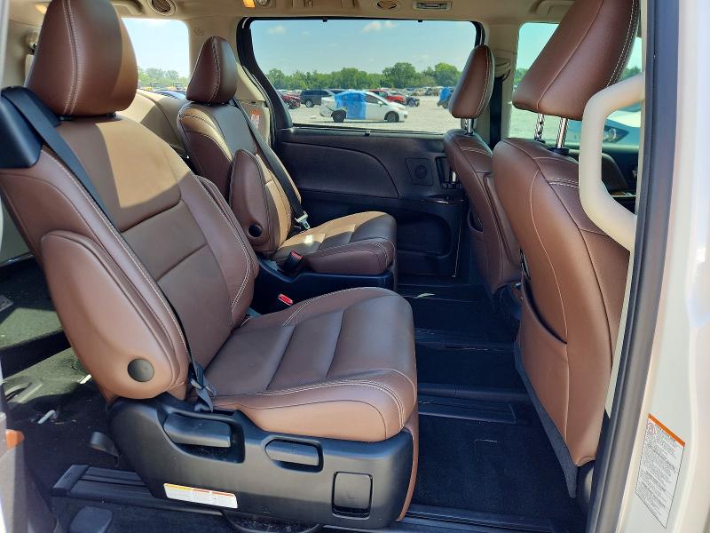 Продажа на аукционе авто 2015 Toyota Sienna, vin: 5TDYK3DC6FS568245, номер лота: 61412026