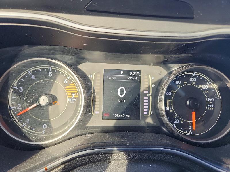 57598616 :رقم المزاد ، 1C4PJLCB3KD203857 vin ، 2019 Jeep Cherokee مزاد بيع
