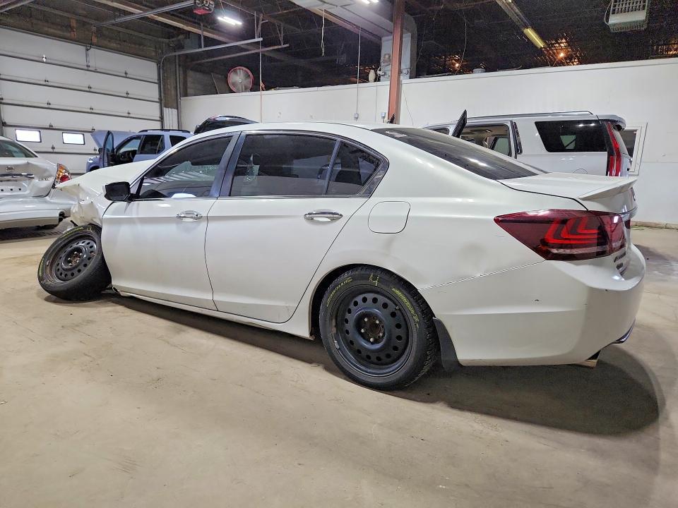 61724566 :رقم المزاد ، 1HGCR2F56FA131682 vin ، 2015 Honda Accord مزاد بيع