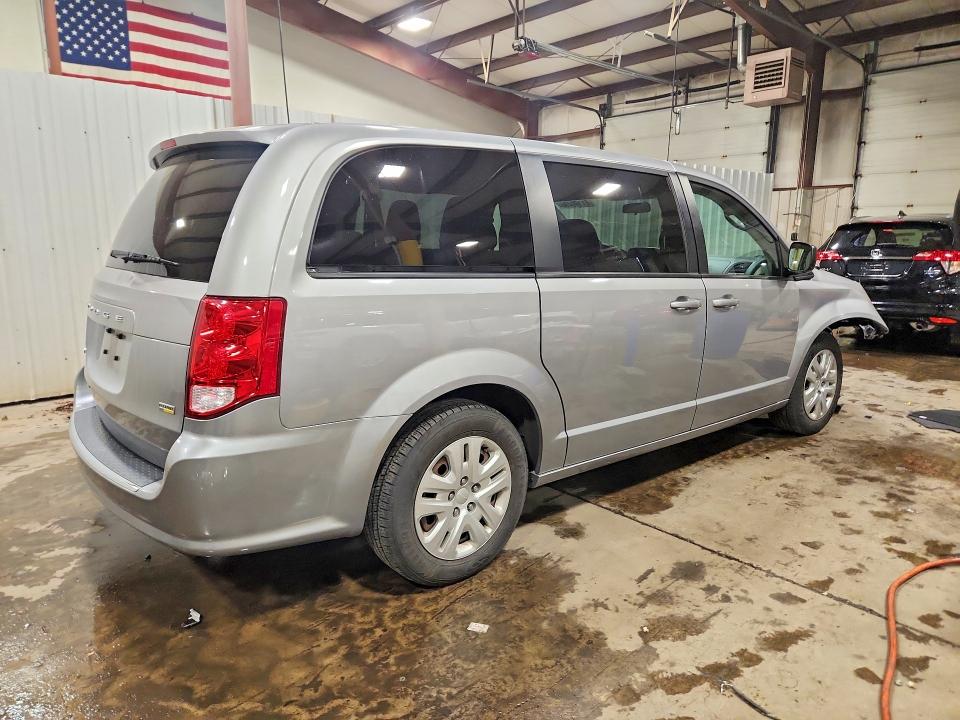 61196496 :رقم المزاد ، 2C4RDGBG2JR224702 vin ، 2018 Dodge Grand Caravan مزاد بيع