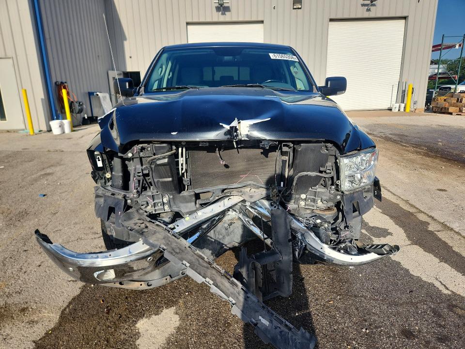 61565356 :رقم المزاد ، 1C6RR7GT6HS652392 vin ، 2017 Ram 1500 مزاد بيع