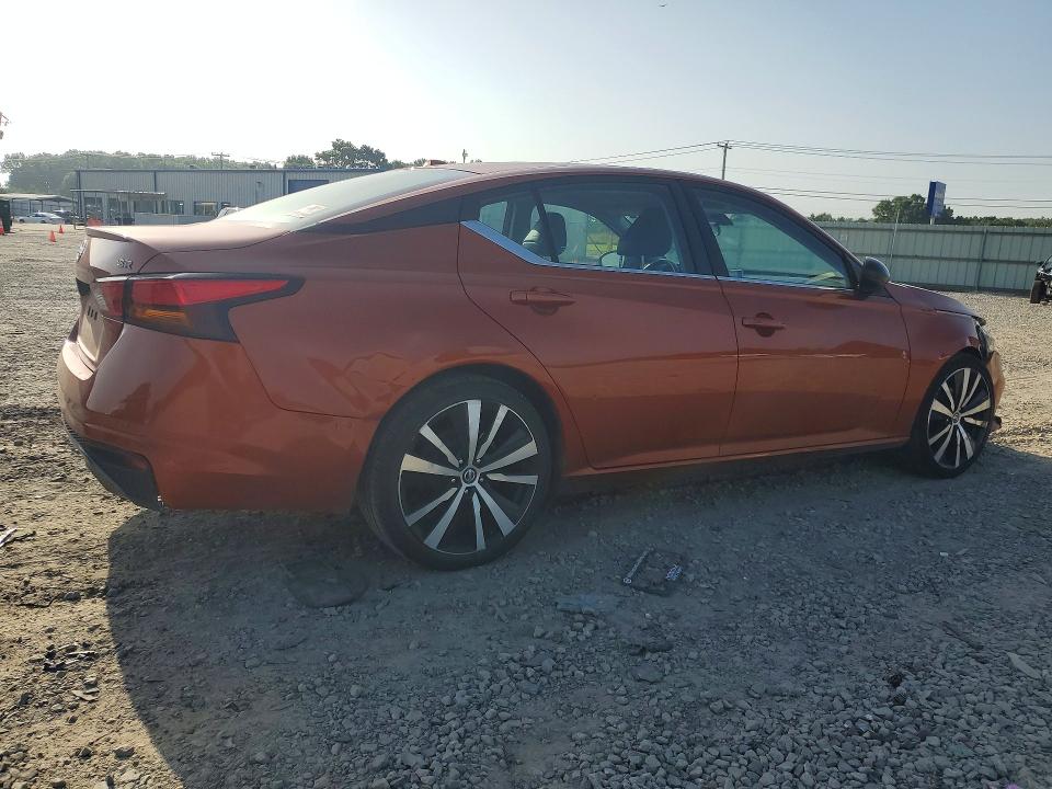 61556636 :رقم المزاد ، 1N4BL4CV1NN382019 vin ، 2022 Nissan Altima مزاد بيع