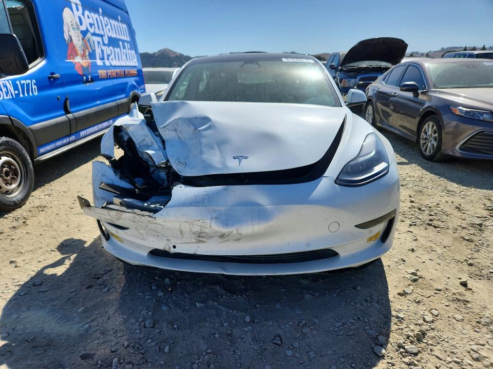61835816 :رقم المزاد ، 5YJ3E1EA3MF074798 vin ، 2021 Tesla Model 3 مزاد بيع
