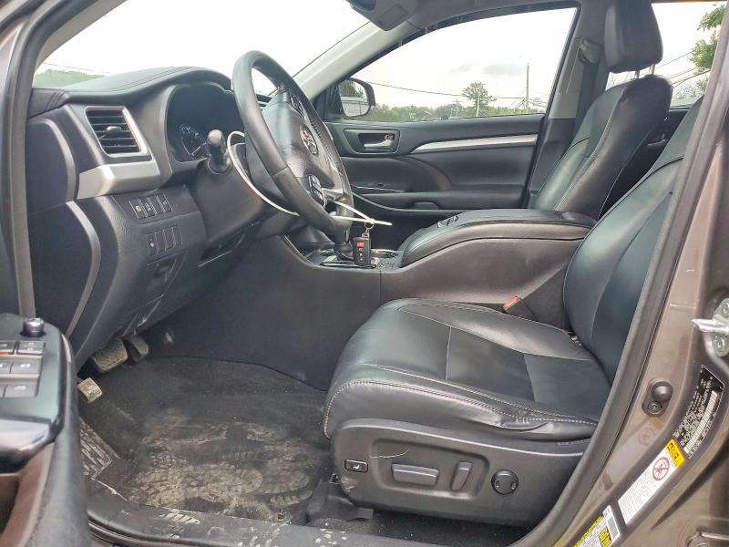 62984476 :رقم المزاد ، 5TDJZRFH4HS415407 vin ، 2017 Toyota Highlander مزاد بيع
