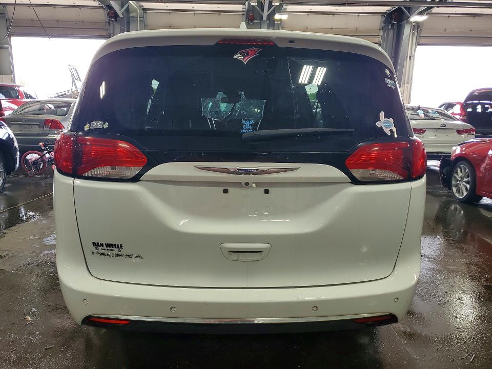 61609976 :رقم المزاد ، 2C4RC1BG7JR263043 vin ، 2018 Chrysler Pacifica مزاد بيع
