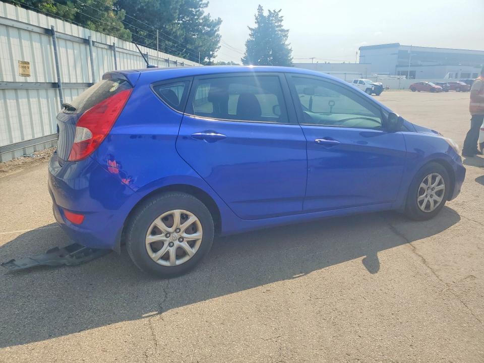 2013 Hyundai Accent მანქანა იყიდება აუქციონზე, vin: KMHCT5AE9DU092926, აუქციონის ნომერი: 61033566