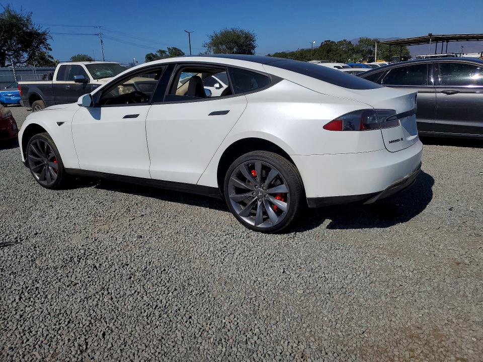 60815756 :رقم المزاد ، 5YJSA1DP9DFP13098 vin ، 2013 Tesla Model S مزاد بيع