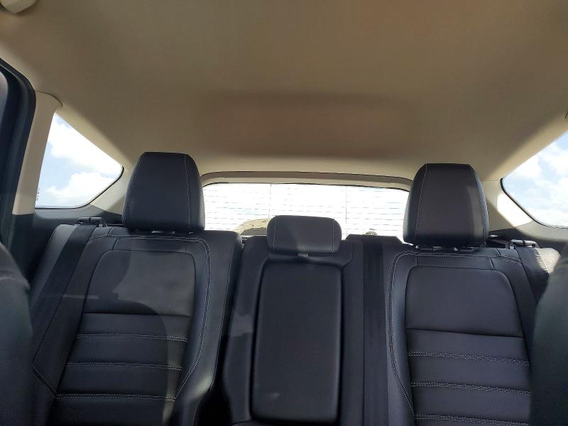 59775246 :رقم المزاد ، 1FMCU9J9XJUA82053 vin ، 2018 Ford Escape مزاد بيع