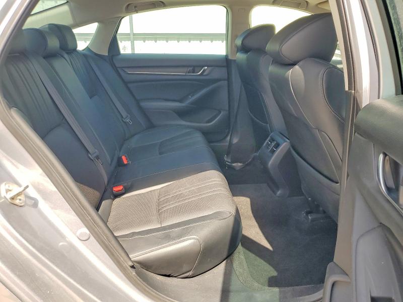59103726 :رقم المزاد ، 1HGCV2F67JA021107 vin ، 2018 Honda Accord مزاد بيع
