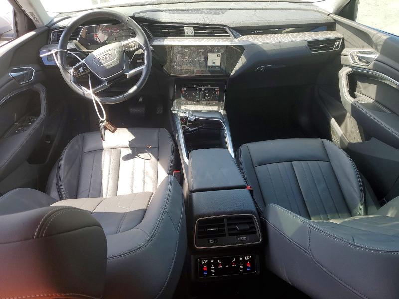 60802876 :رقم المزاد ، WA1AAAGEXNB031240 vin ، 2022 Audi E-tron مزاد بيع