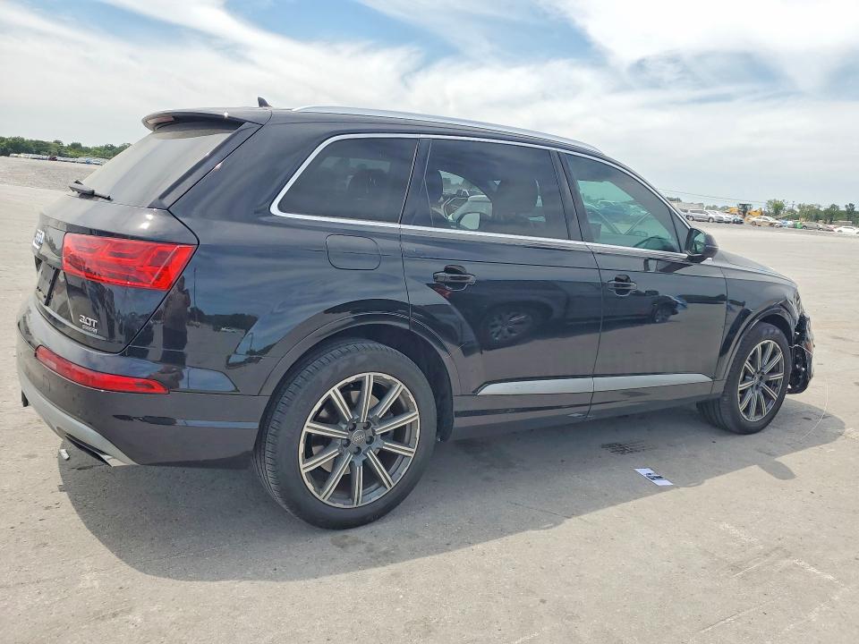 Продажа на аукционе авто 2017 Audi Q7, vin: WA1LAAF78HD004607, номер лота: 63389556
