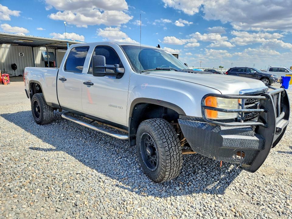 61765016 :رقم المزاد ، 1GT120CG0BF105421 vin ، 2011 Gmc Sierra مزاد بيع