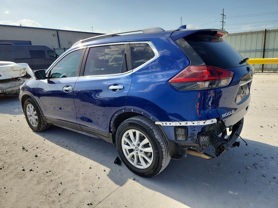 61717356 :رقم المزاد ، 5N1AT2MT5JC704640 vin ، 2018 Nissan Rogue مزاد بيع