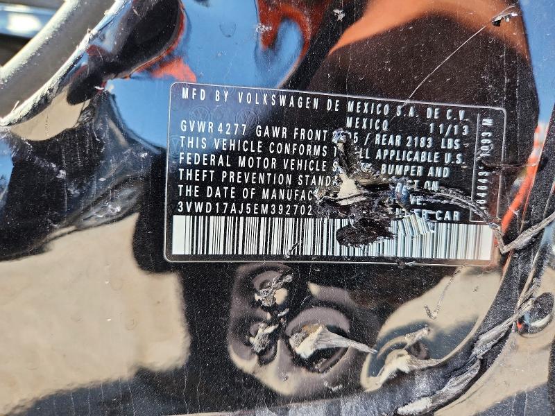 60044026 :رقم المزاد ، 3VWD17AJ5EM392702 vin ، 2014 Volkswagen Jetta مزاد بيع