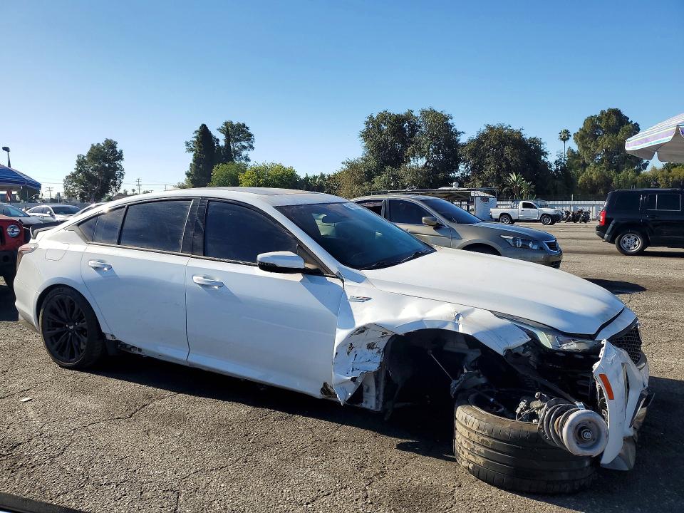 60610126 :رقم المزاد ، 1G6D35R66R0810309 vin ، 2024 Cadillac Ct5-v مزاد بيع