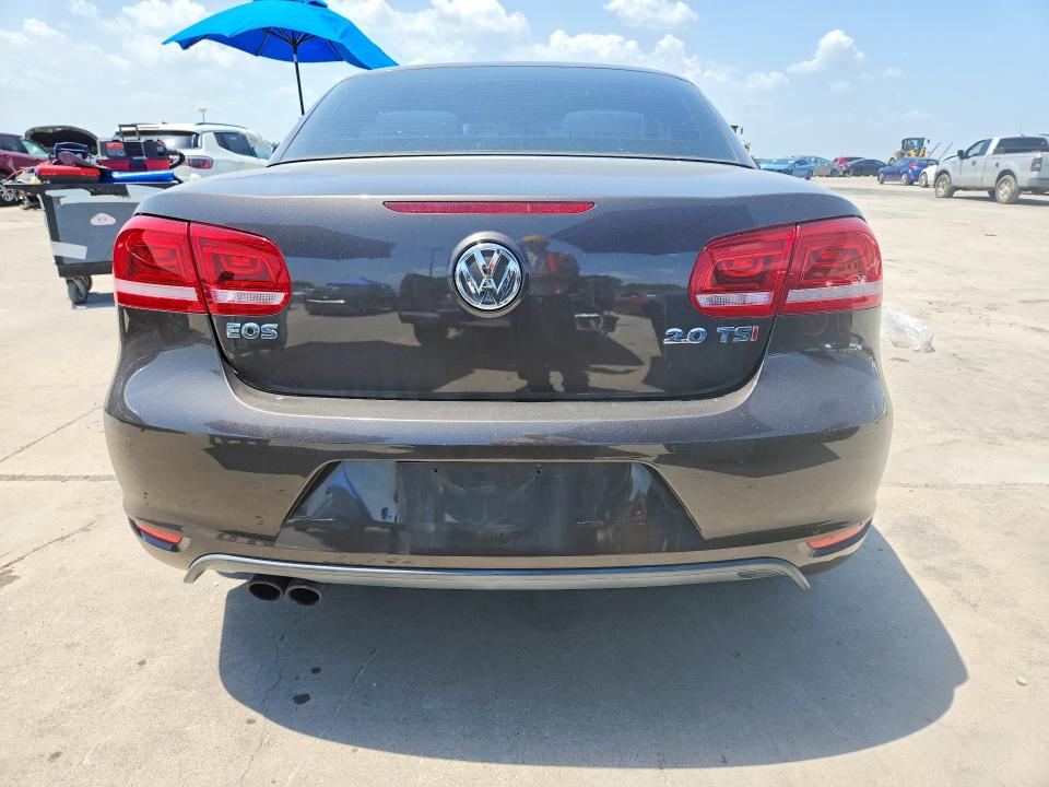 61284036 :رقم المزاد ، WVWBW8AH6FV000624 vin ، 2015 Volkswagen Eos مزاد بيع