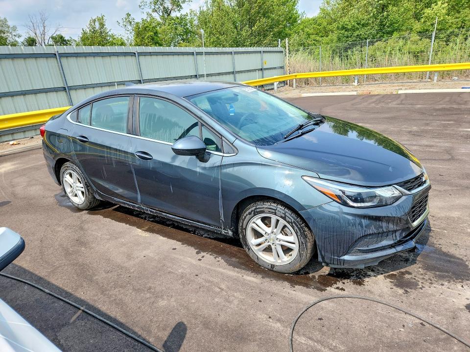 Продаж на аукціоні авто 2018 Chevrolet Cruze, vin: 1G1BE5SM2J7199612, номер лоту: 61763546