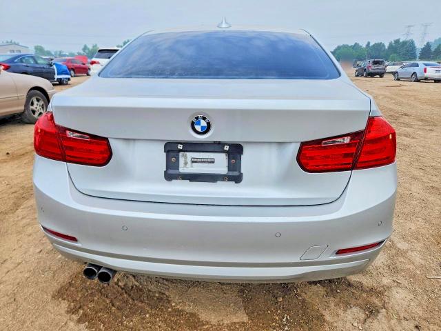 61587486 :رقم المزاد ، WBA3B5G54FNS13273 vin ، 2015 Bmw 328 مزاد بيع