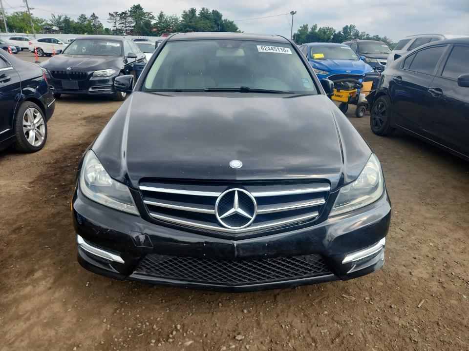 2014 Mercedes-benz C მანქანა იყიდება აუქციონზე, vin: WDDGF8AB5EA940524, აუქციონის ნომერი: 62445116