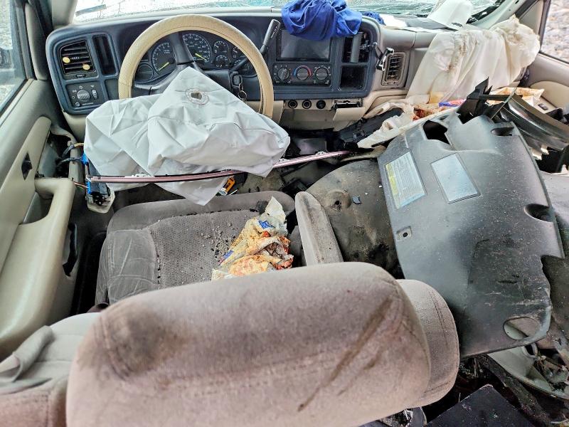 61696526 :رقم المزاد ، 3GNEC16T11G134072 vin ، 2001 Chevrolet Suburban مزاد بيع