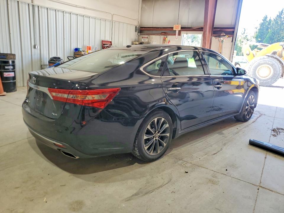 60762126 :رقم المزاد ، 4T1BK1EB2JU286278 vin ، 2018 Toyota Avalon مزاد بيع