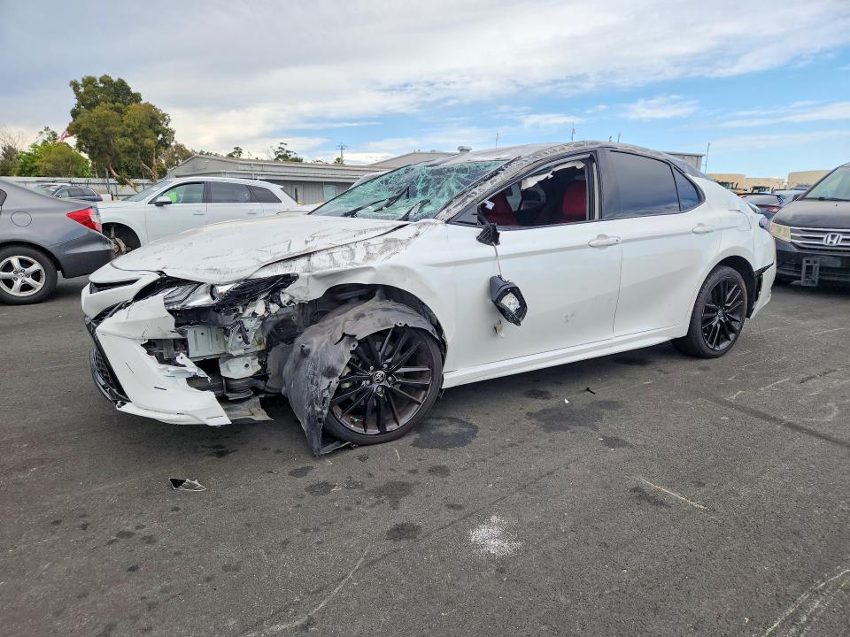 60858976 :رقم المزاد ، 4T1K61AK7MU483025 vin ، 2021 Toyota Camry مزاد بيع