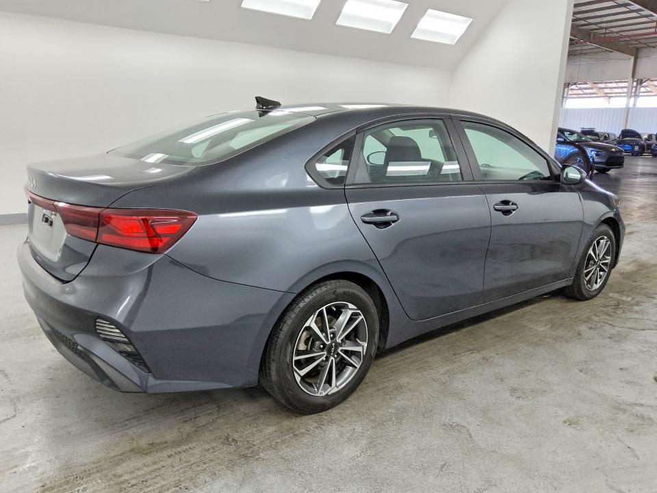 2023 Kia Forte მანქანა იყიდება აუქციონზე, vin: 3KPF24AD9PE633837, აუქციონის ნომერი: 60897396