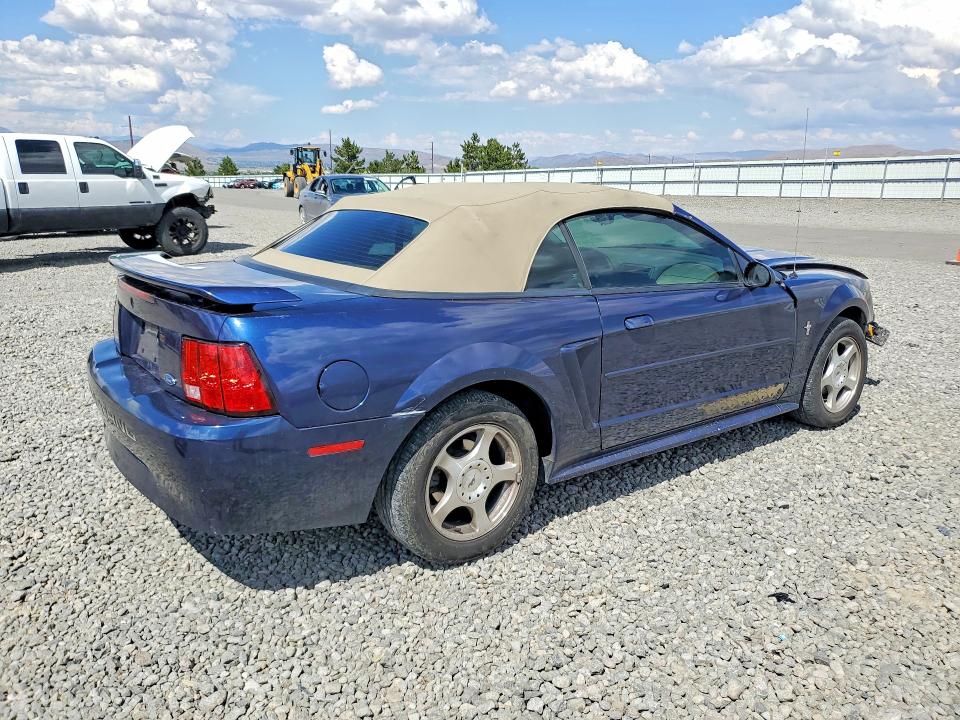 61184116 :رقم المزاد ، 1FAFP44453F411198 vin ، 2003 Ford Mustang مزاد بيع
