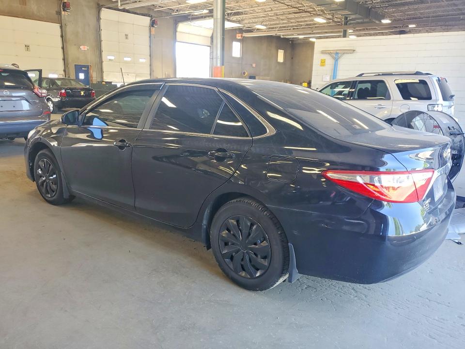 2015 Toyota Camry მანქანა იყიდება აუქციონზე, vin: 4T4BF1FK9FR461870, აუქციონის ნომერი: 61149716