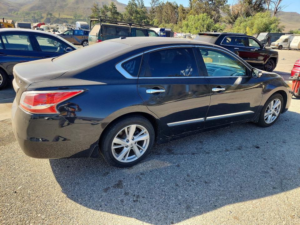 2015 Nissan Altima მანქანა იყიდება აუქციონზე, vin: 1N4AL3AP9FC129621, აუქციონის ნომერი: 62789056