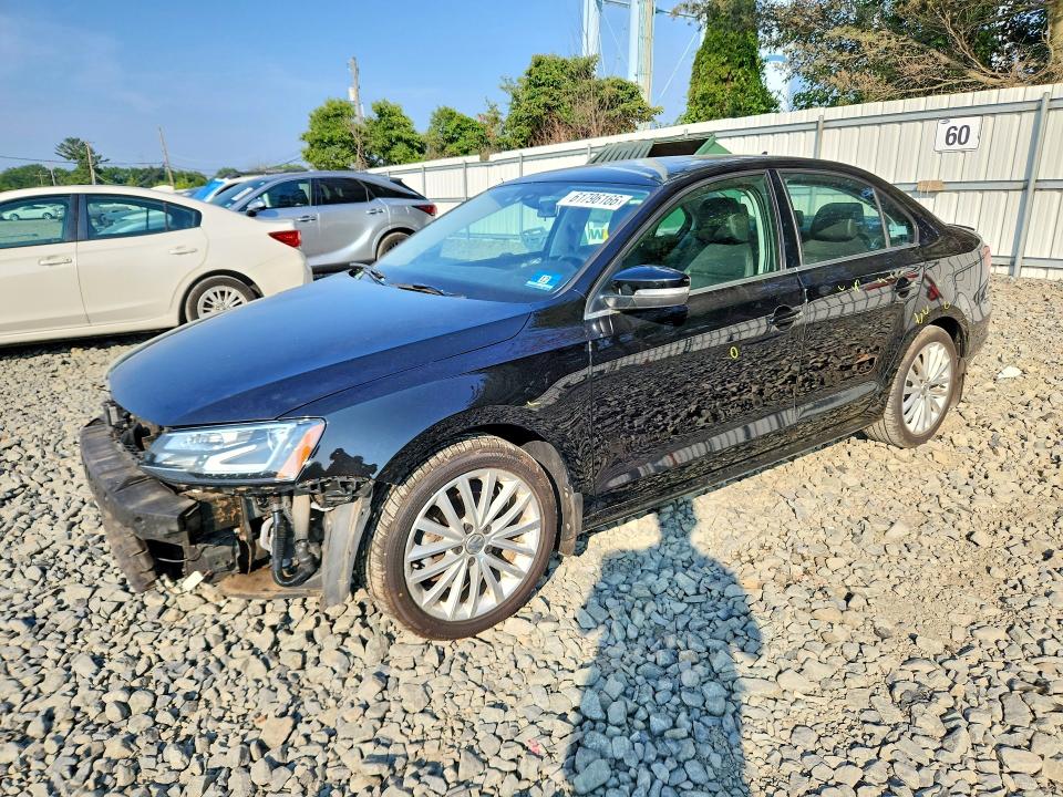 61796166 :رقم المزاد ، 3VWL17AJ1GM403516 vin ، 2016 Volkswagen Jetta مزاد بيع