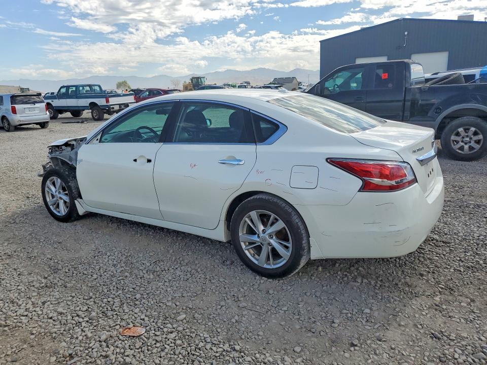 2015 Nissan Altima მანქანა იყიდება აუქციონზე, vin: 1N4AL3AP2FC443076, აუქციონის ნომერი: 60067326