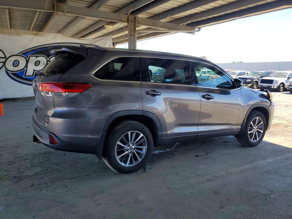 61211276 :رقم المزاد ، 5TDJGRFH7JS050765 vin ، 2018 Toyota Highlander Hybrid مزاد بيع