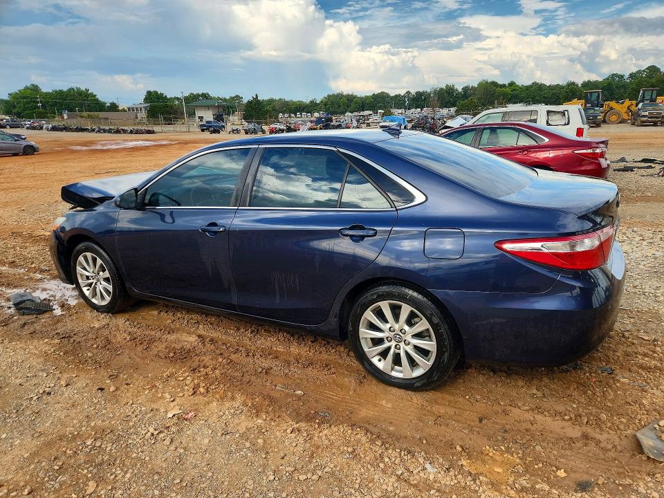 60635696 :رقم المزاد ، 4T1BF1FK9HU756772 vin ، 2017 Toyota Camry مزاد بيع