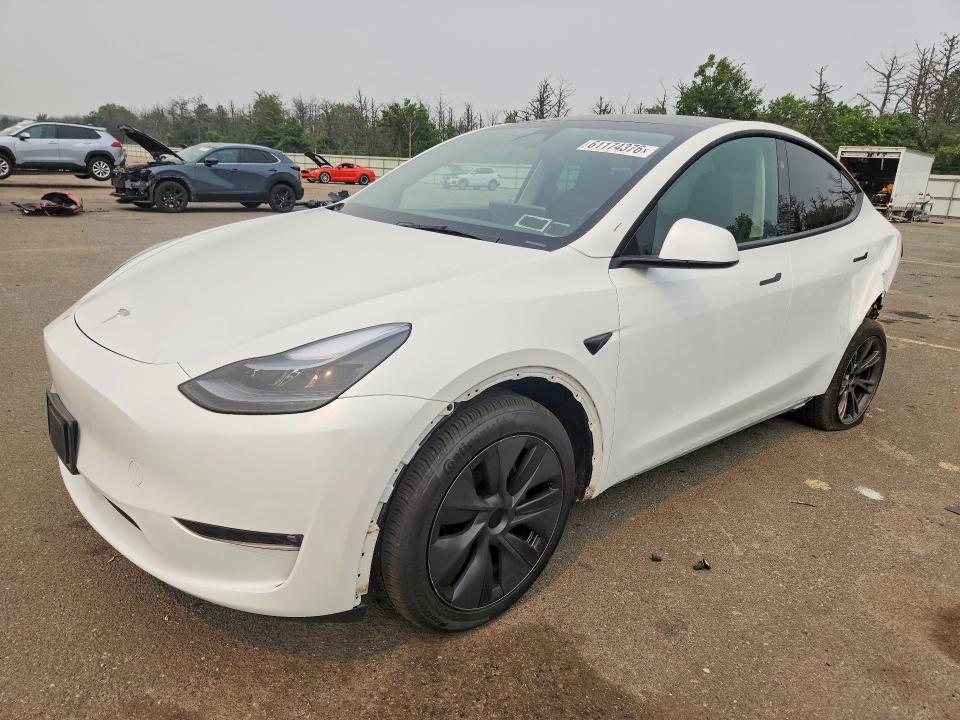 61174376 :رقم المزاد ، 7SAYGDEE9RF185421 vin ، 2024 Tesla Model Y مزاد بيع