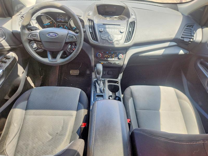 61283886 :رقم المزاد ، 1FMCU0GD1JUD17639 vin ، 2018 Ford Escape مزاد بيع