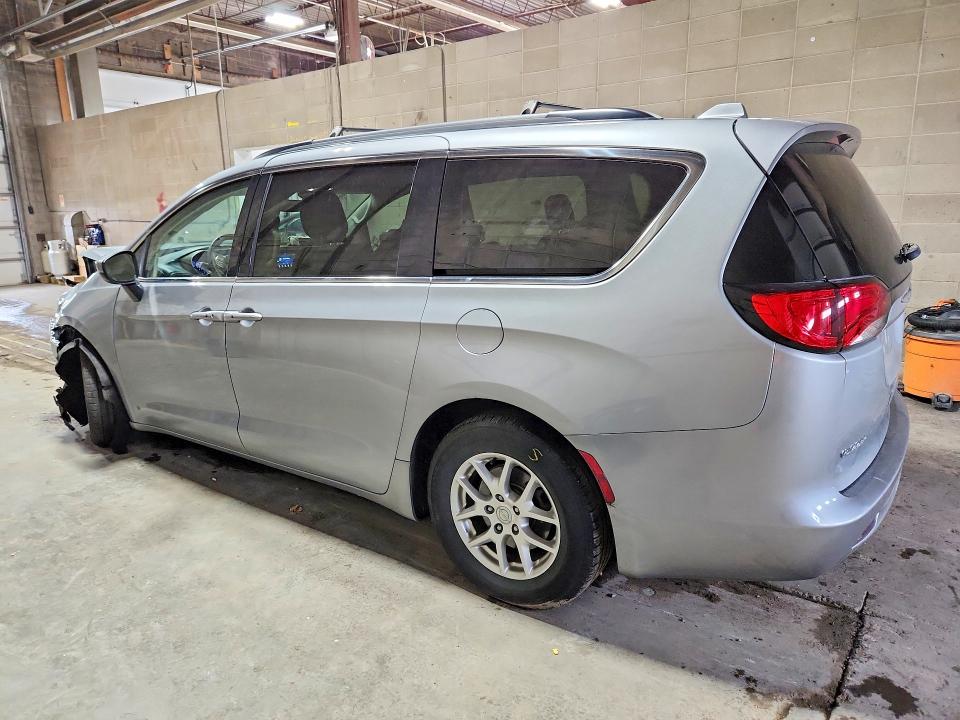 60515496 :رقم المزاد ، 2C4RC1DGXLR286137 vin ، 2020 Chrysler Voyager مزاد بيع