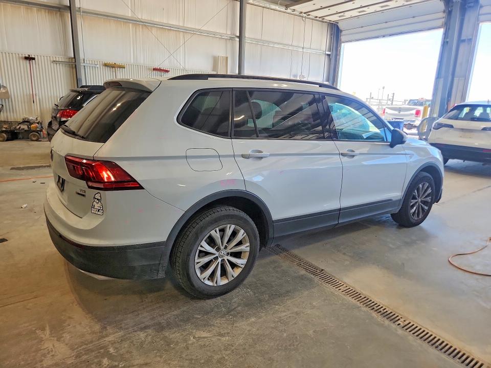 60658556 :رقم المزاد ، 3VV0B7AX9JM081126 vin ، 2018 Volkswagen Tiguan مزاد بيع