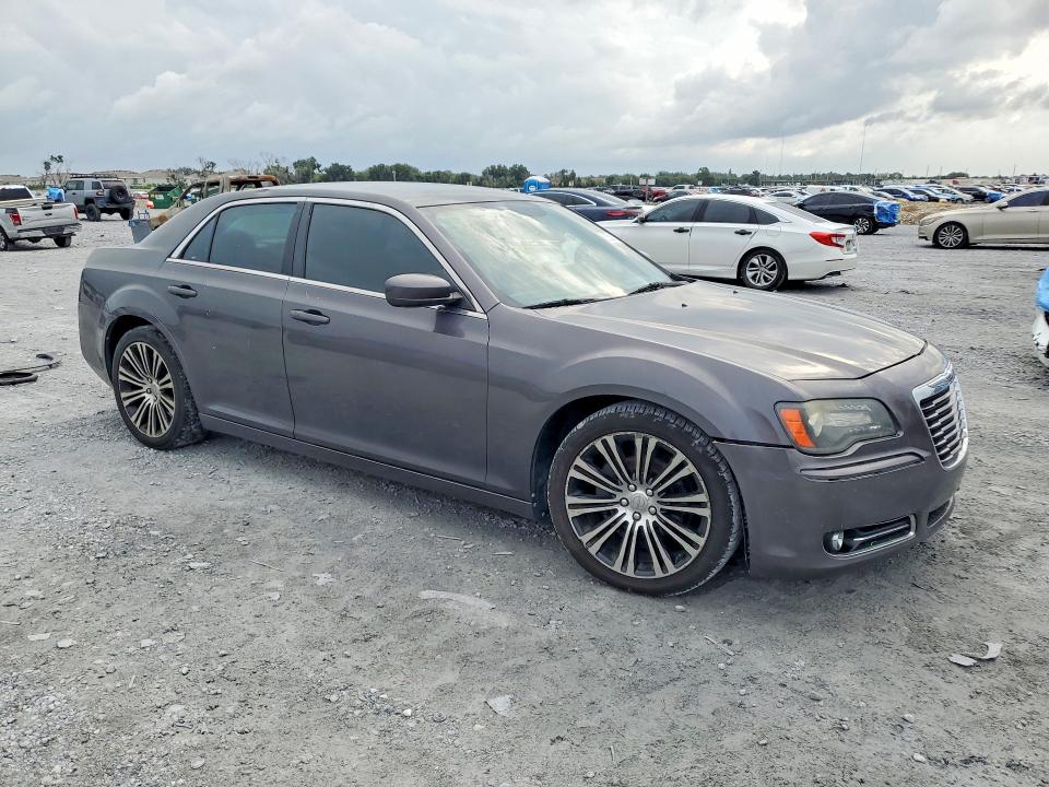 2014 Chrysler 300 მანქანა იყიდება აუქციონზე, vin: 2C3CCABG9EH165055, აუქციონის ნომერი: 62621576