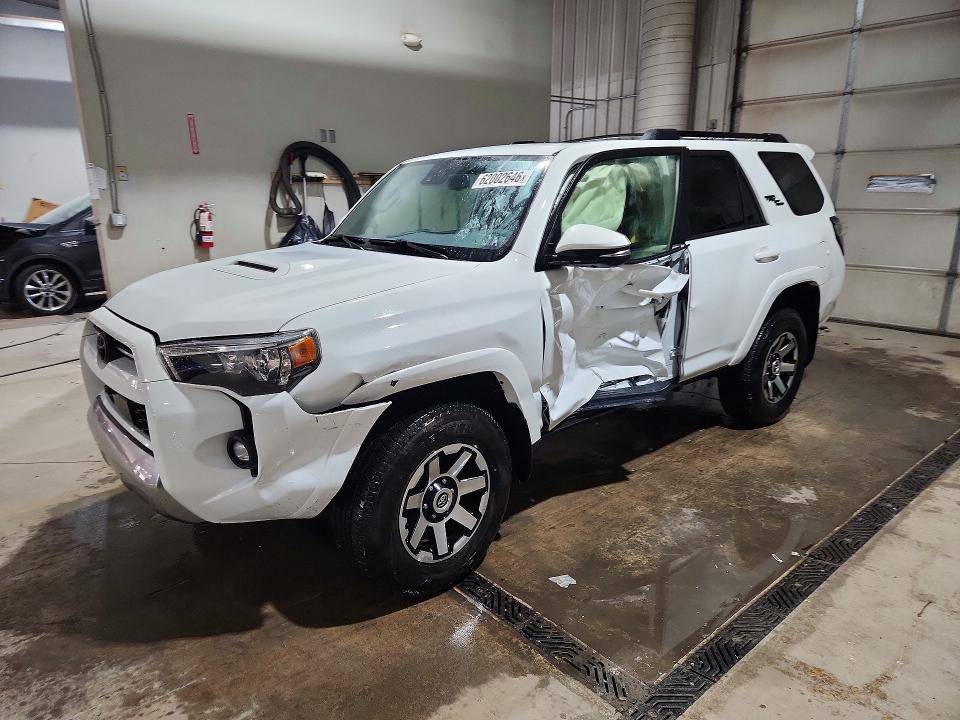 62002646 :رقم المزاد ، JTERU5JR6R6303618 vin ، 2024 Toyota 4runner مزاد بيع