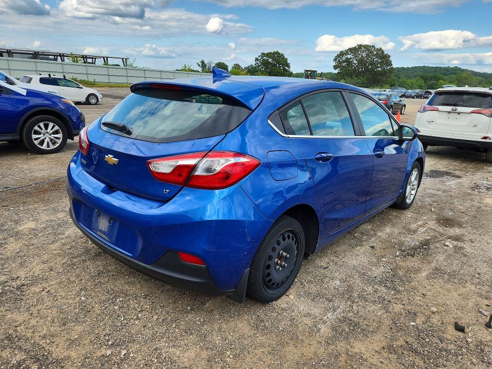 2017 Chevrolet Cruz Lt მანქანა იყიდება აუქციონზე, vin: 3G1BE6SM2HS557843, აუქციონის ნომერი: 62057276