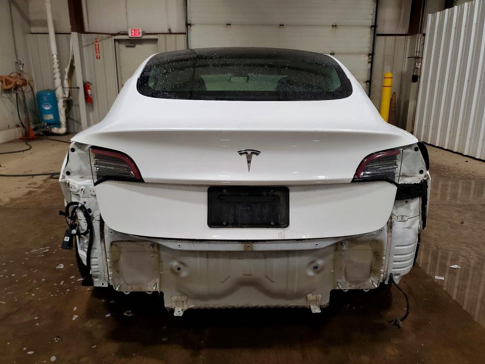 60405226 :رقم المزاد ، 5YJ3E1EA9NF371138 vin ، 2022 Tesla Model 3 مزاد بيع