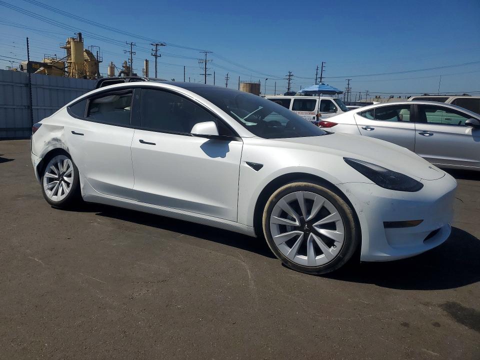 62711056 :رقم المزاد ، 5YJ3E1EA5NF373582 vin ، 2022 Tesla Model 3 مزاد بيع