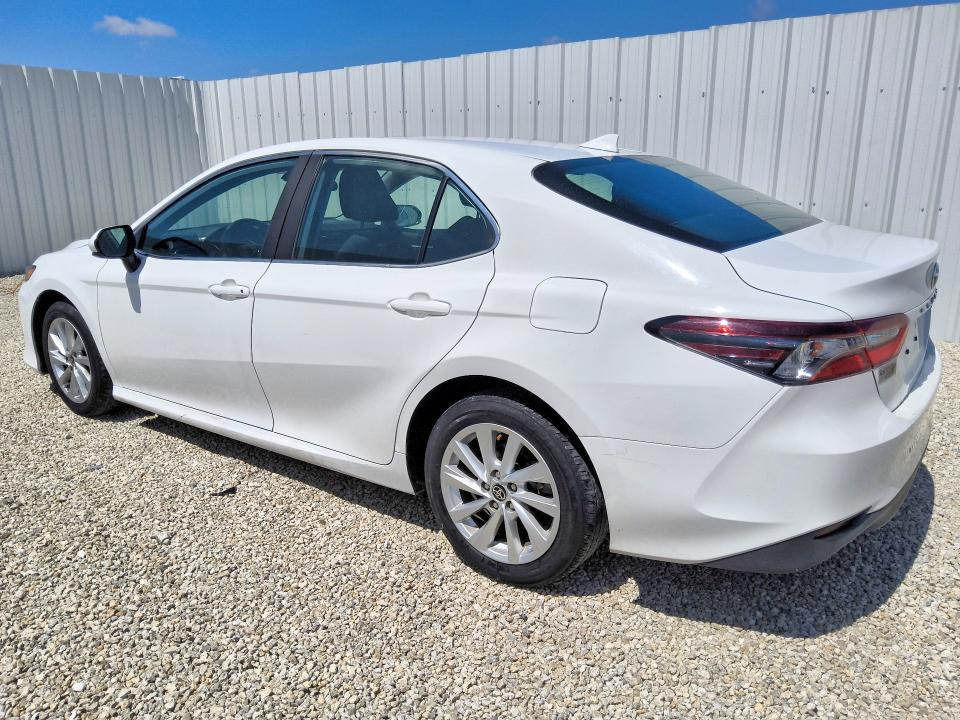60572626 :رقم المزاد ، 4T1C11AK4PU805952 vin ، 2023 Toyota Camry مزاد بيع