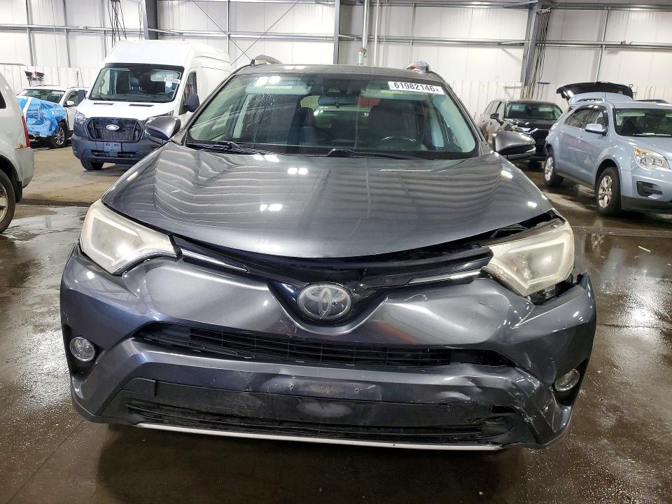 Продаж на аукціоні авто 2018 Toyota Rav4, vin: JTMRFREV5JD254375, номер лоту: 61982146