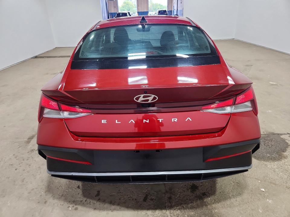 Продажа на аукционе авто 2024 Hyundai Elantra, vin: KMHLM4DG8RU820604, номер лота: 63026426