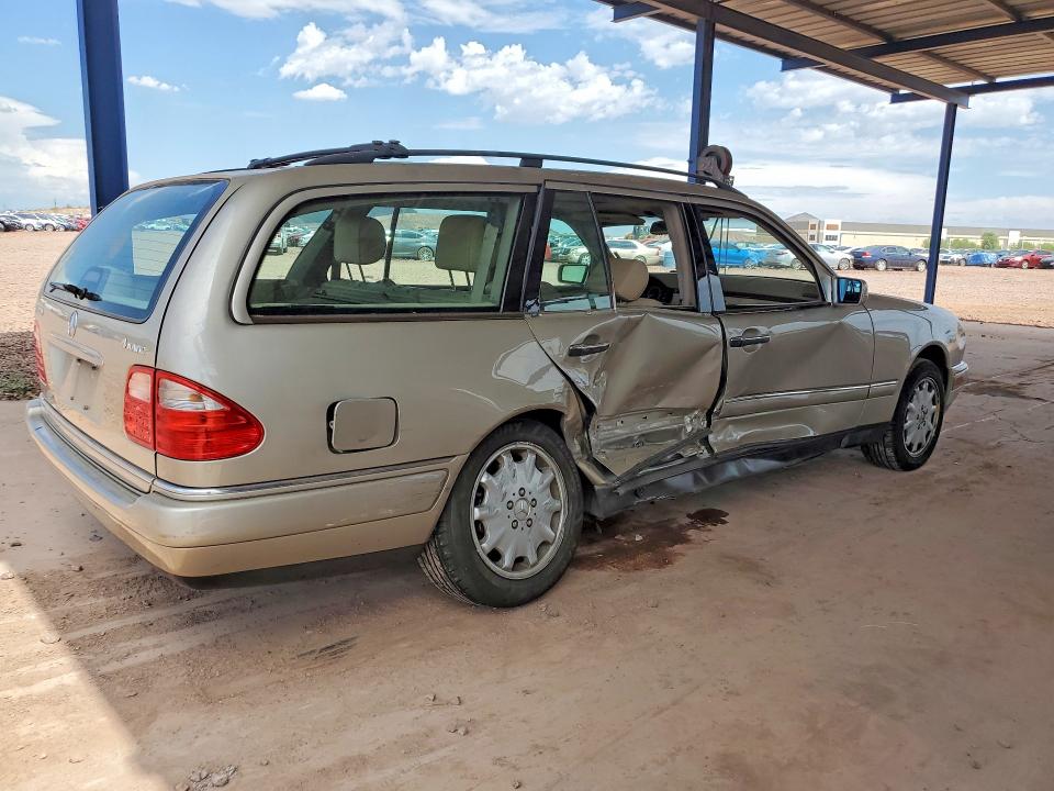 61639356 :رقم المزاد ، WDBJH82F8XX026830 vin ، 1999 Mercedes-benz E مزاد بيع