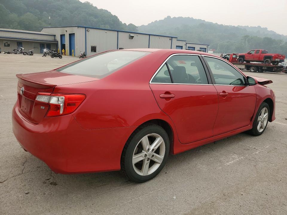 61285766 :رقم المزاد ، 4T1BF1FK7EU861189 vin ، 2014 Toyota Camry مزاد بيع