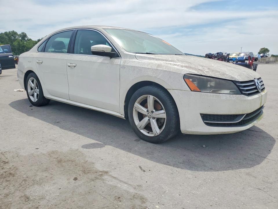 63518796 :رقم المزاد ، 1VWAS7A34EC047387 vin ، 2014 Volkswagen Passat مزاد بيع
